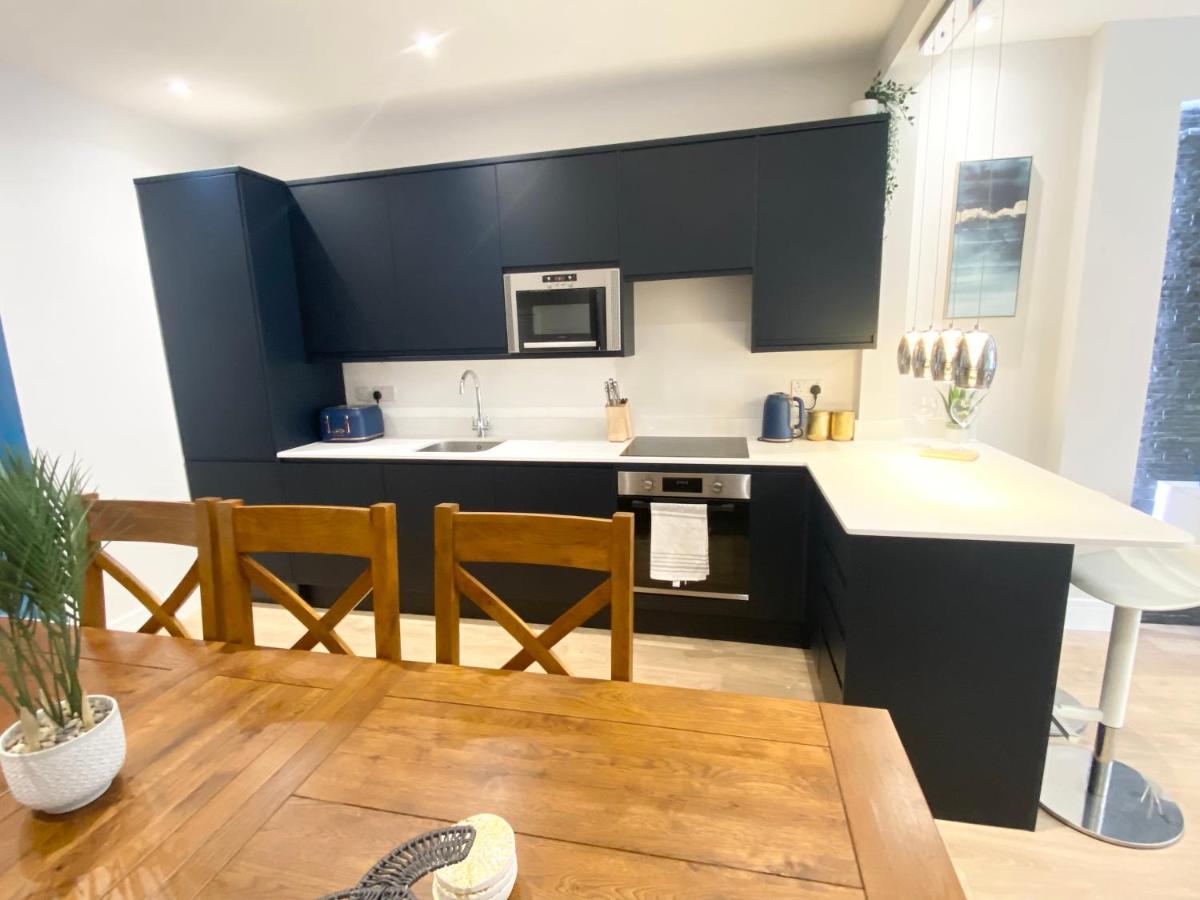 Cloud9 Guest House - By Coastline Retreats - 2 Bedroom Self Contained Garden Flat - Luxury Bath, Netflix, Superfast Wifi, Parking Included Bornemouth Extérieur photo
