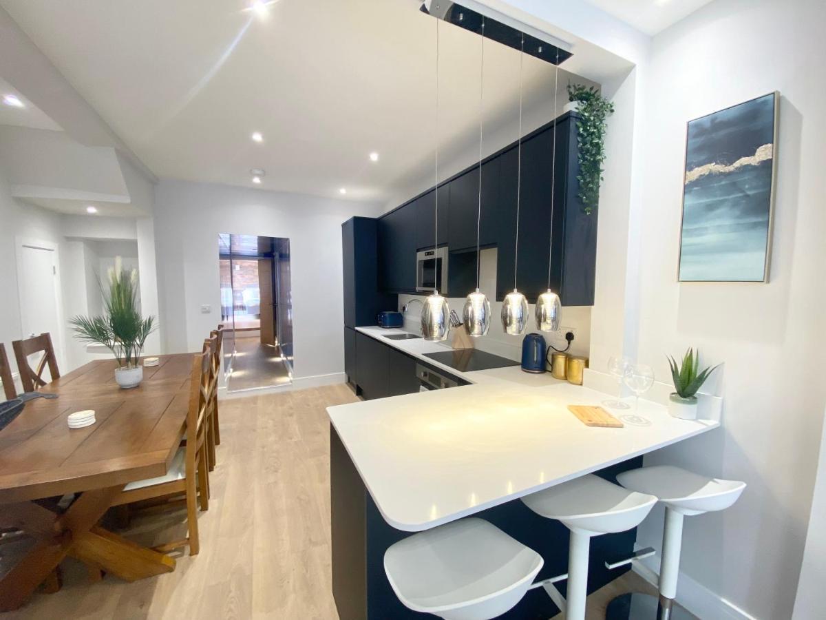 Cloud9 Guest House - By Coastline Retreats - 2 Bedroom Self Contained Garden Flat - Luxury Bath, Netflix, Superfast Wifi, Parking Included Bornemouth Extérieur photo