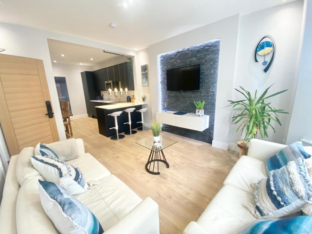 Cloud9 Guest House - By Coastline Retreats - 2 Bedroom Self Contained Garden Flat - Luxury Bath, Netflix, Superfast Wifi, Parking Included Bornemouth Extérieur photo