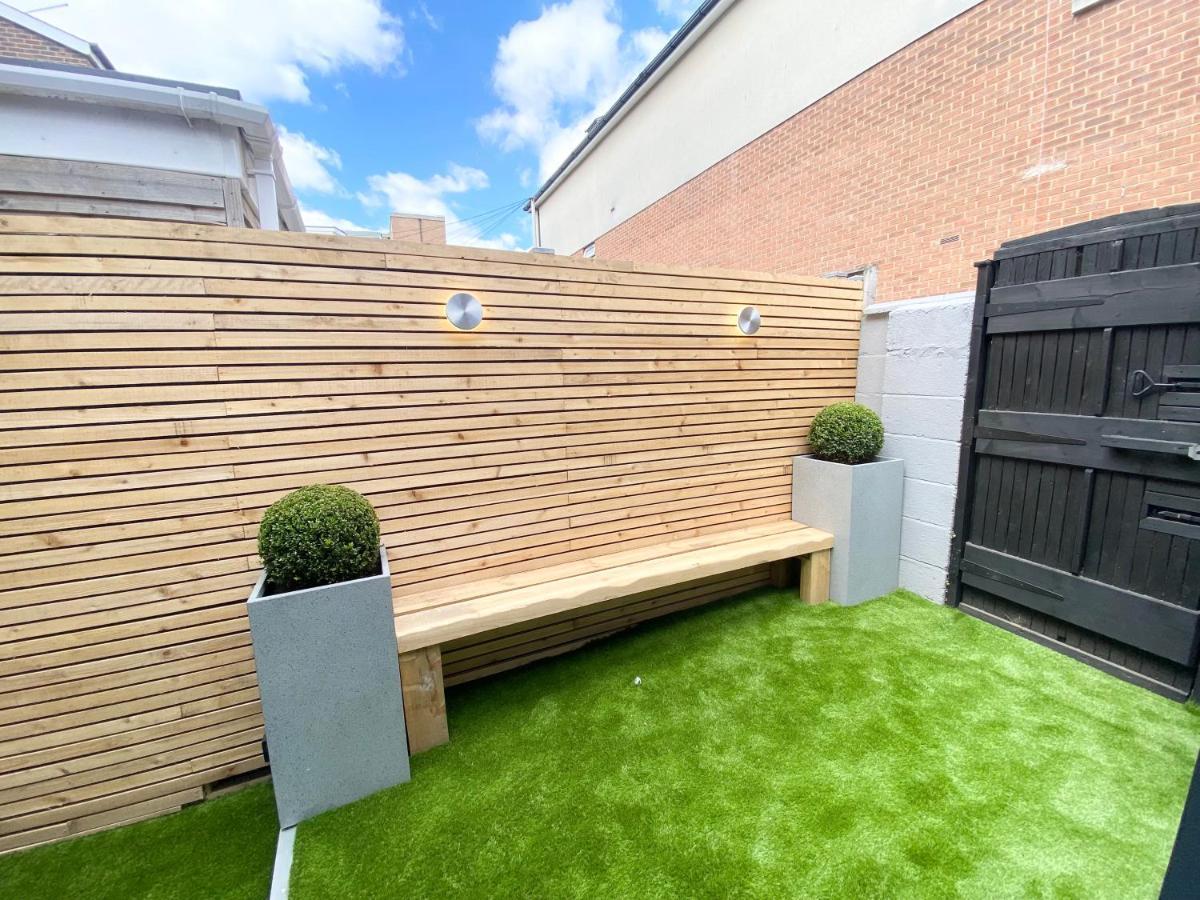 Cloud9 Guest House - By Coastline Retreats - 2 Bedroom Self Contained Garden Flat - Luxury Bath, Netflix, Superfast Wifi, Parking Included Bornemouth Extérieur photo